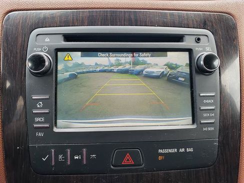 Used 2017 Chevrolet Traverse LT w/ Style and Technology Package AWD/4WD image 21