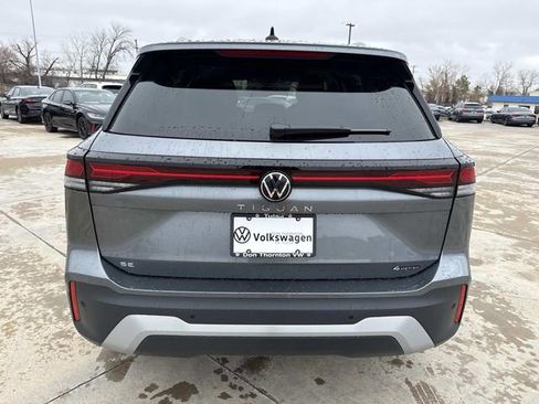 New 2026 Volkswagen Tiguan SE image 3