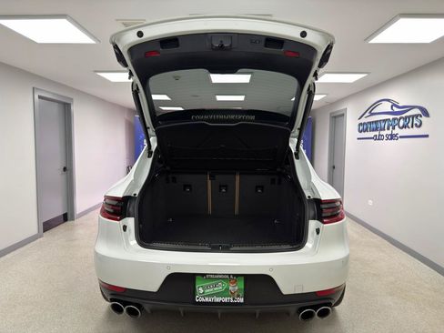 Used 2018 Porsche Macan AWD/4WD image 35