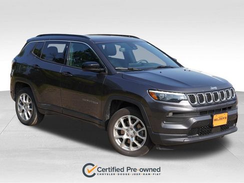 Certified 2023 Jeep Compass Latitude w/ Sun and Sound Group AWD/4WD image 1
