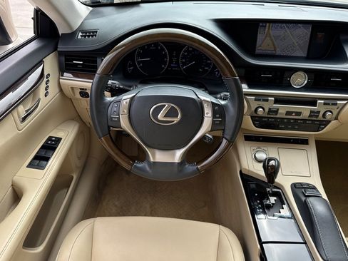 Used 2013 Lexus ES 350 w/ Premium Pkg FWD image 30