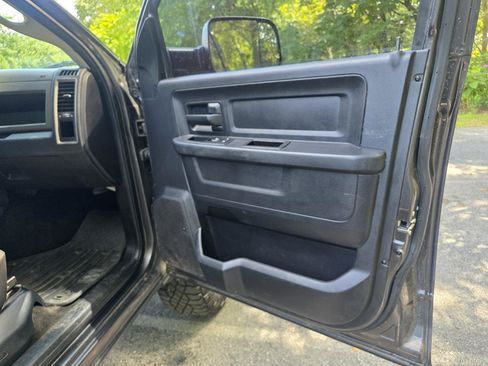 Used 2016 RAM 2500 Tradesman w/ Chrome Appearance Group AWD/4WD image 18