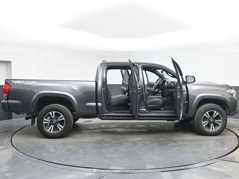 Used 2016 Toyota Tacoma TRD Sport AWD/4WD image 48