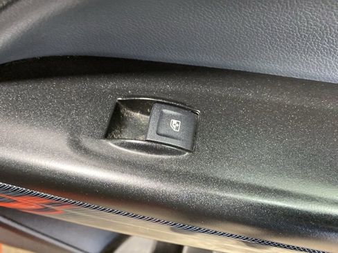 Used 2019 Chevrolet Colorado Z71 image 16