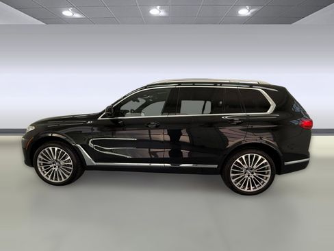 Used 2022 BMW X7 xDrive40i w/ Premium Package image 2
