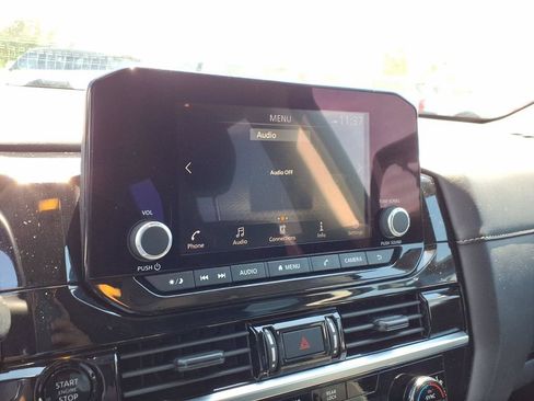 Used 2025 Nissan Pathfinder SV AWD/4WD image 15