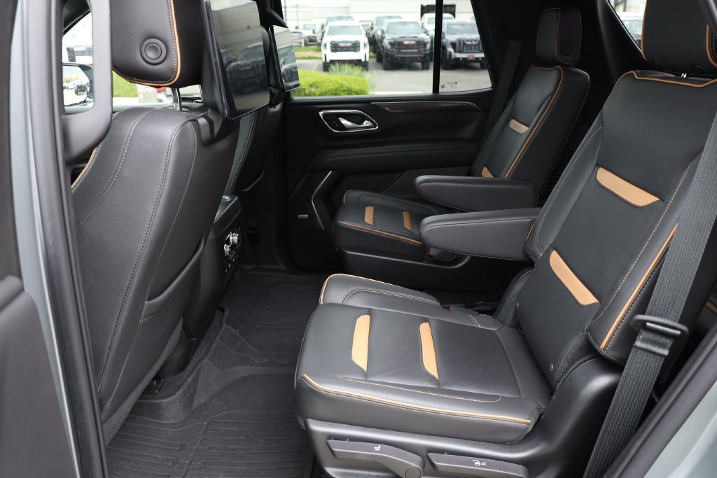 Used 2023 GMC Yukon AT4 w/ AT4 Premium Plus Package AWD/4WD image 17