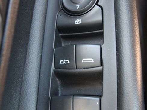 Used 2024 GMC Terrain SLT AWD/4WD image 21