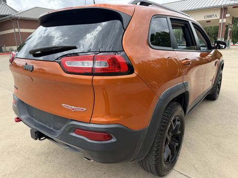 Used 2016 Jeep Cherokee Trailhawk w/ Trailer Tow Group image 7