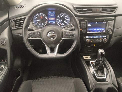 Used 2020 Nissan Rogue SV FWD image 22