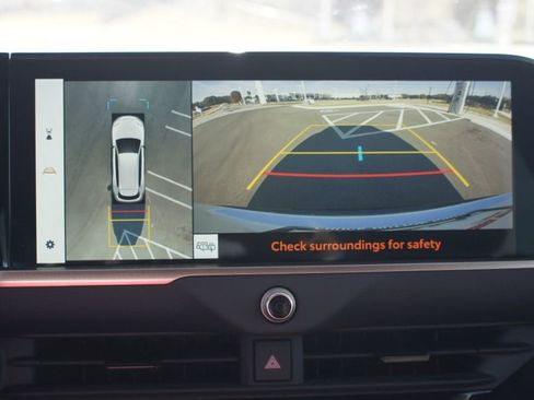 Used 2025 Toyota Crown Signia Limited image 7