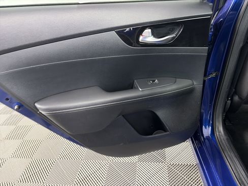 Certified 2019 Kia Forte S image 35