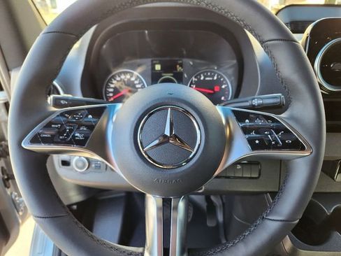 New 2025 Mercedes-Benz Sprinter 2500 image 18