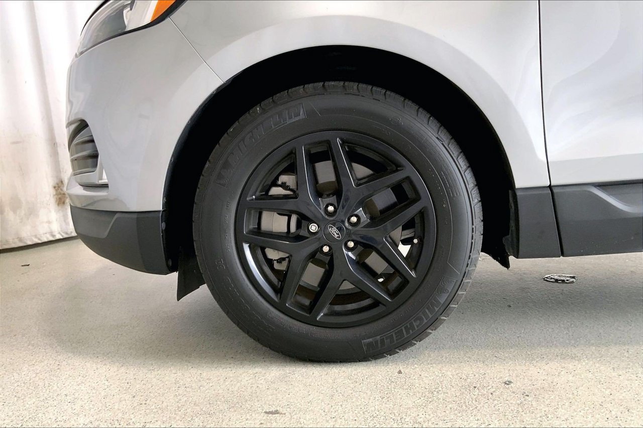 Used 2023 Ford Edge SEL w/ Convenience Package AWD/4WD image 6