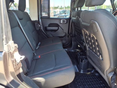 Used 2018 Jeep Wrangler Unlimited Rubicon AWD/4WD image 22