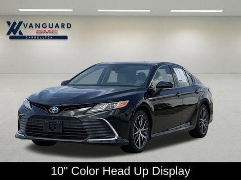 Used 2021 Toyota Camry XLE w/ Navigation Upgrade Package FWD image 5
