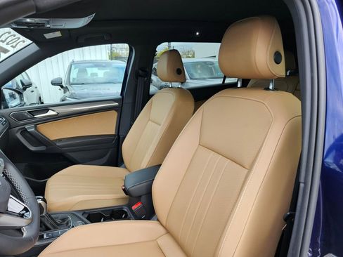 Certified 2022 Volkswagen Tiguan SE image 9