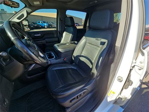 Used 2022 GMC Sierra 3500 Denali w/ Technology Package image 16