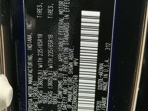 Used 2022 Toyota Highlander LE image 31