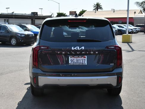 Used 2023 Kia Telluride LX AWD/4WD image 7