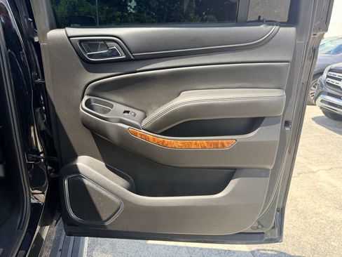 Used 2016 Chevrolet Suburban LTZ RWD image 27