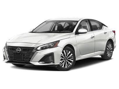 Used 2024 Nissan Altima 2.5 SV