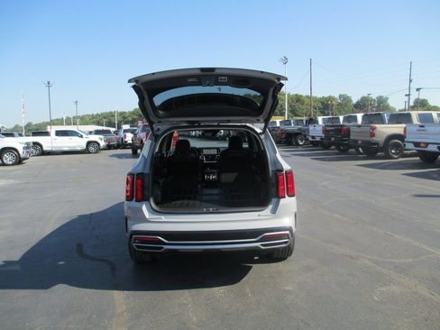 Used 2023 Kia Sorento SX image 5