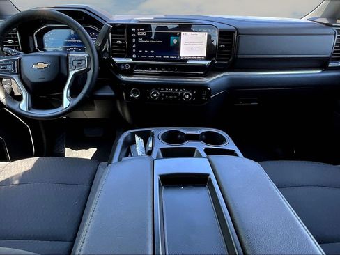 Used 2023 Chevrolet Silverado 1500 LT AWD/4WD image 8