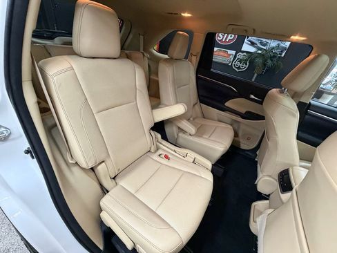 Used 2015 Toyota Highlander Limited AWD/4WD image 20