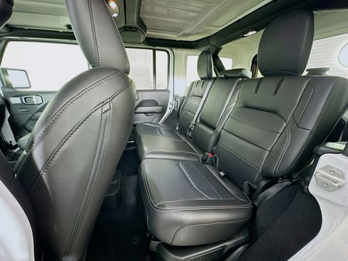 Used 2023 Jeep Wrangler Sahara image 26