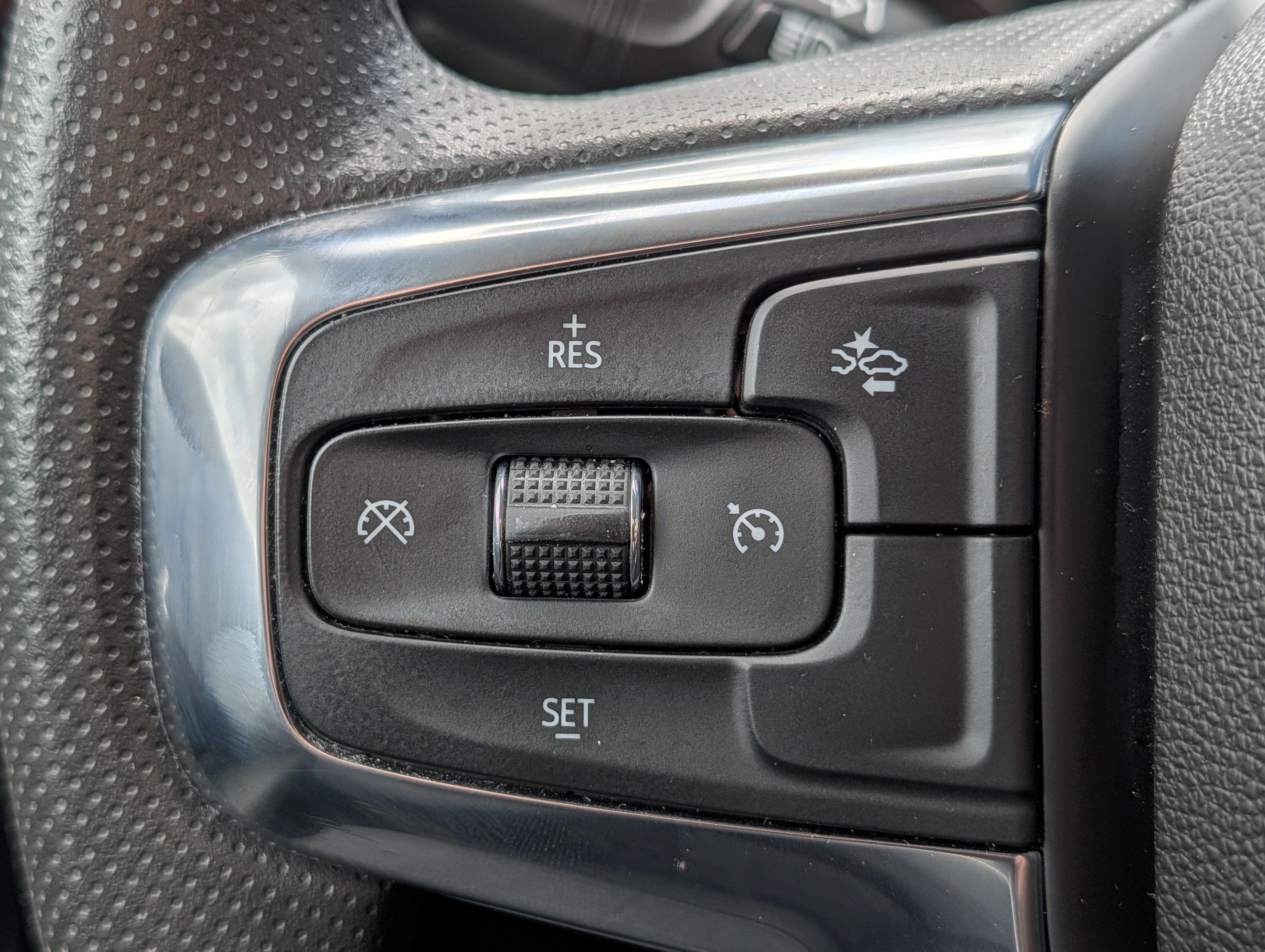 Certified 2025 Chevrolet Blazer LT AWD/4WD image 25
