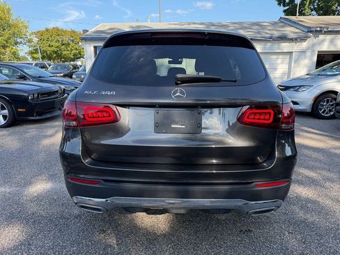 Used 2021 Mercedes-Benz GLC 300 image 4