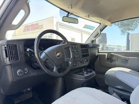 Used 2021 Chevrolet Express 3500 w/ Power Convenience Package RWD image 7