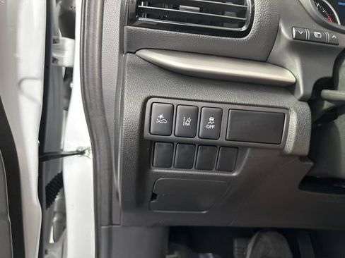 Used 2024 Mitsubishi Eclipse Cross LE AWD/4WD image 12
