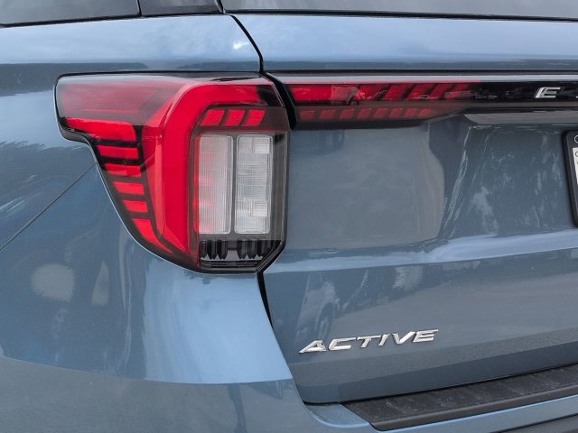 New 2026 Ford Explorer Active RWD image 12
