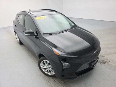 Used 2023 Chevrolet Bolt EUV LT image 2