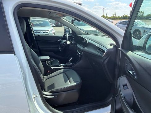 Used 2024 Buick Encore GX Sport Touring FWD image 9