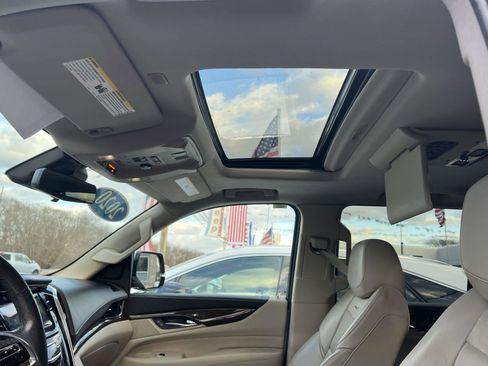 Used 2020 Cadillac Escalade Luxury image 23