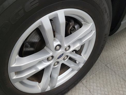 Used 2021 Ford Explorer XLT w/ Equipment Group 202A image 31