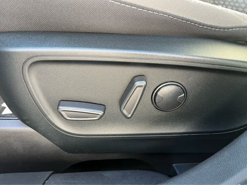 Used 2022 Ford Escape SE w/ Convenience Package image 17