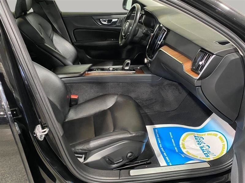 Used 2022 Volvo S60 B5 Momentum FWD image 26