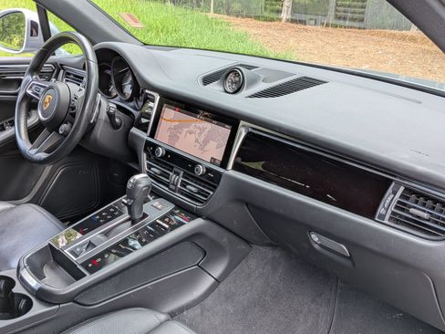 Certified 2022 Porsche Macan S AWD/4WD image 21