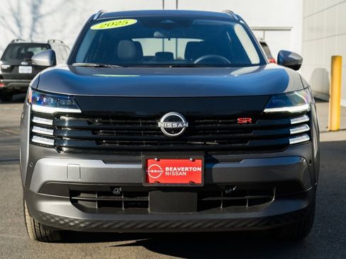 Used 2025 Nissan Kicks SR image 2