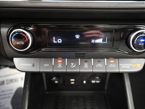 Used 2022 Hyundai Kona Limited AWD/4WD image 22