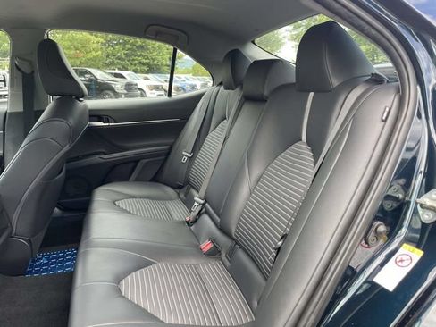 Used 2018 Toyota Camry SE FWD image 15