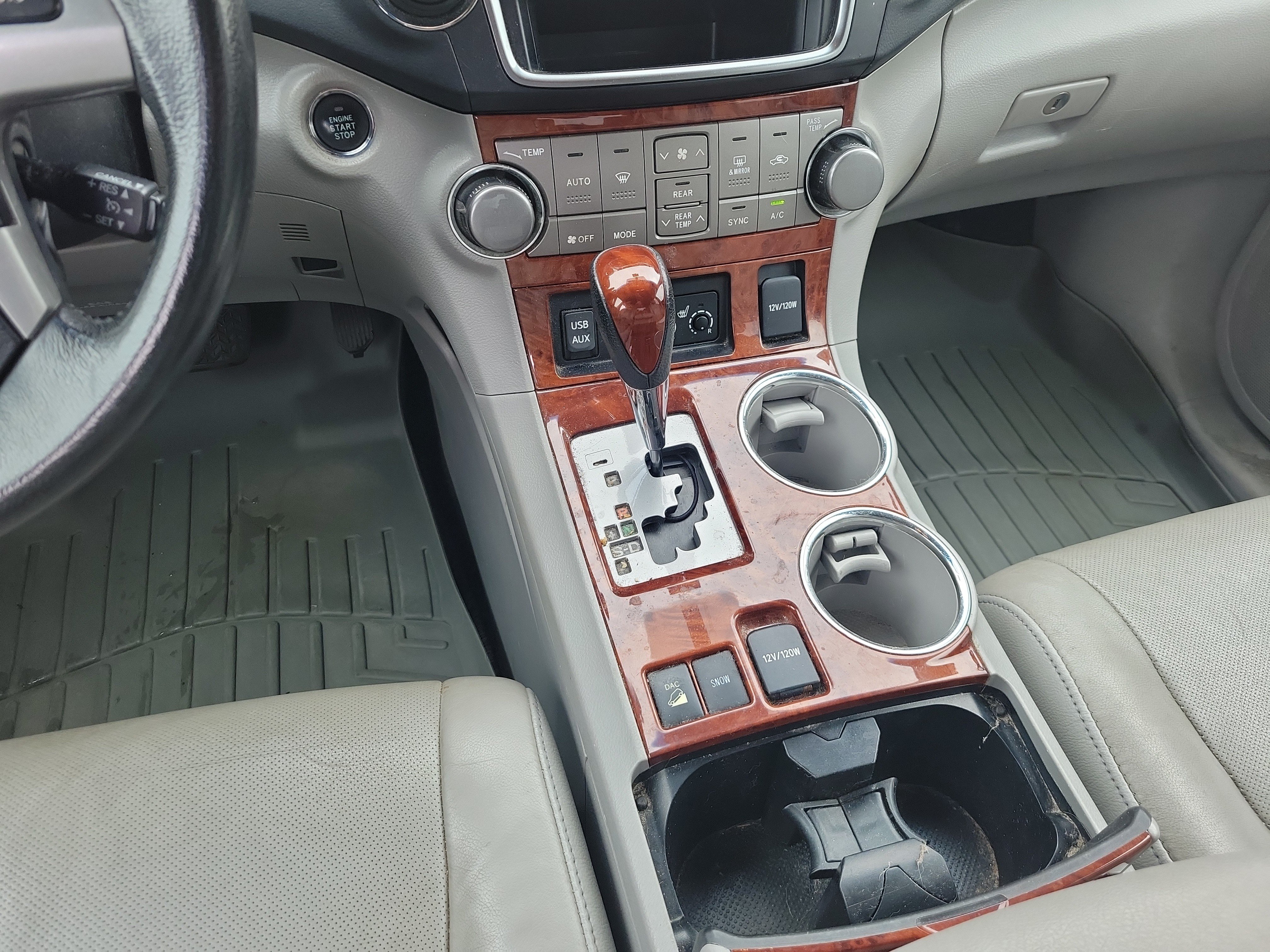 Used 2013 Toyota Highlander Limited AWD/4WD image 20