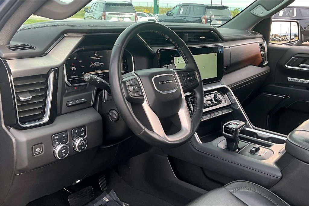 Used 2024 GMC Sierra 1500 Denali w/ Technology Package AWD/4WD image 14
