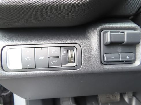 Certified 2025 Chevrolet Silverado EV RST AWD/4WD image 35