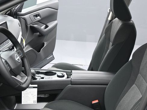 New 2026 Nissan Rogue SV w/ Cold Weather Package image 18