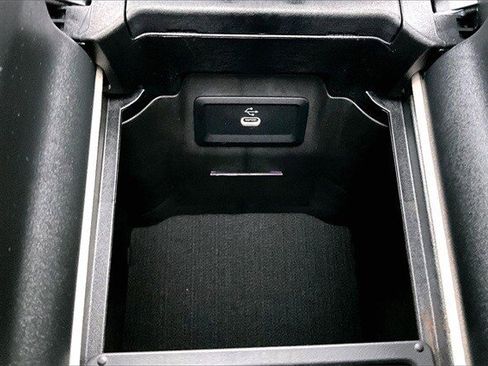 Certified 2025 Mercedes-Benz GLC 300 4MATIC image 19